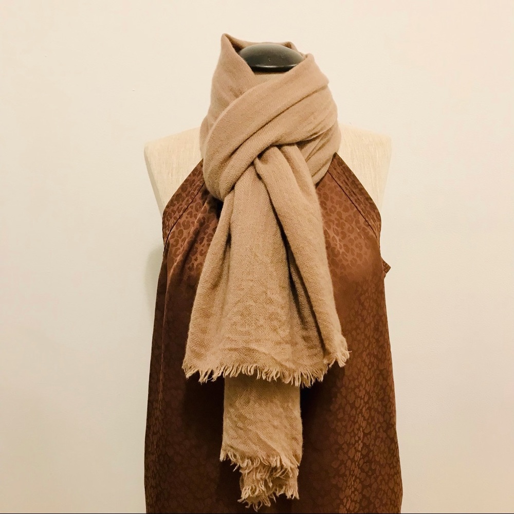 Unbranded Wool Rectangular Scarf With Frayed Hem.… - image 1